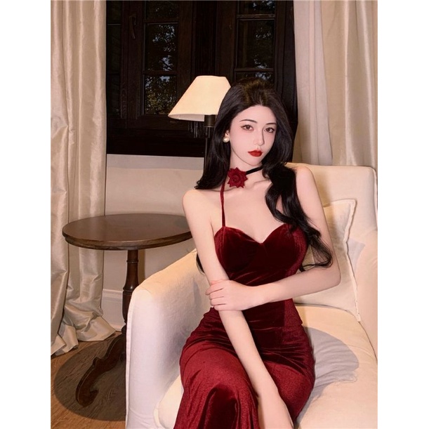 ĐẦM NHUNG CỔ YẾM