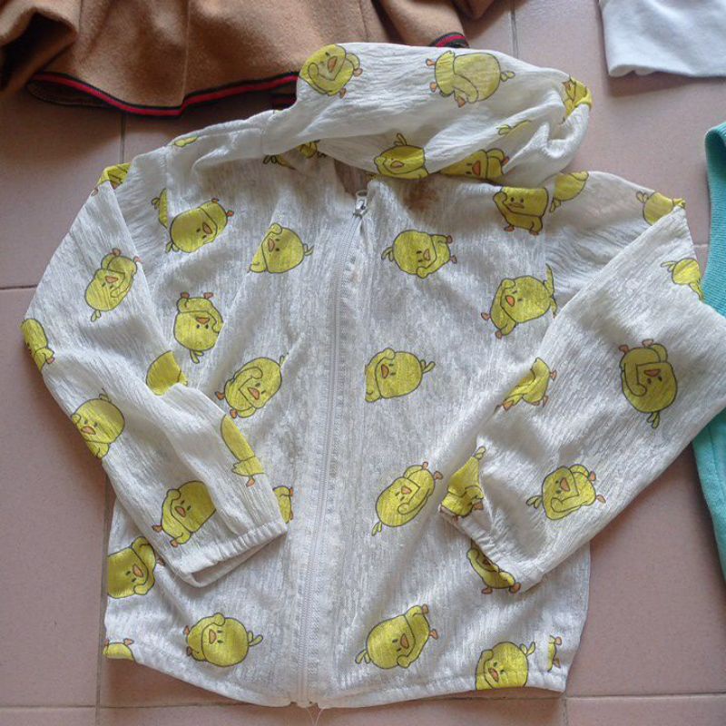 Dưới 25kg thanh lý áo khoác bé