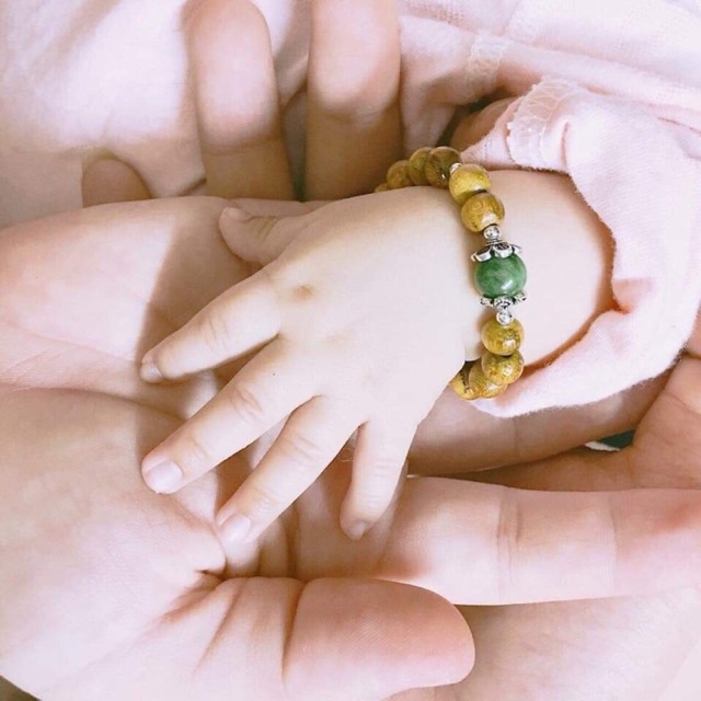 Vòng dâu tằm cho bé