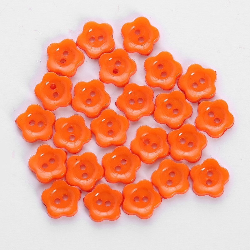 Bộ 48 cái cúc áo nhựa 2 lỗ hình hoa