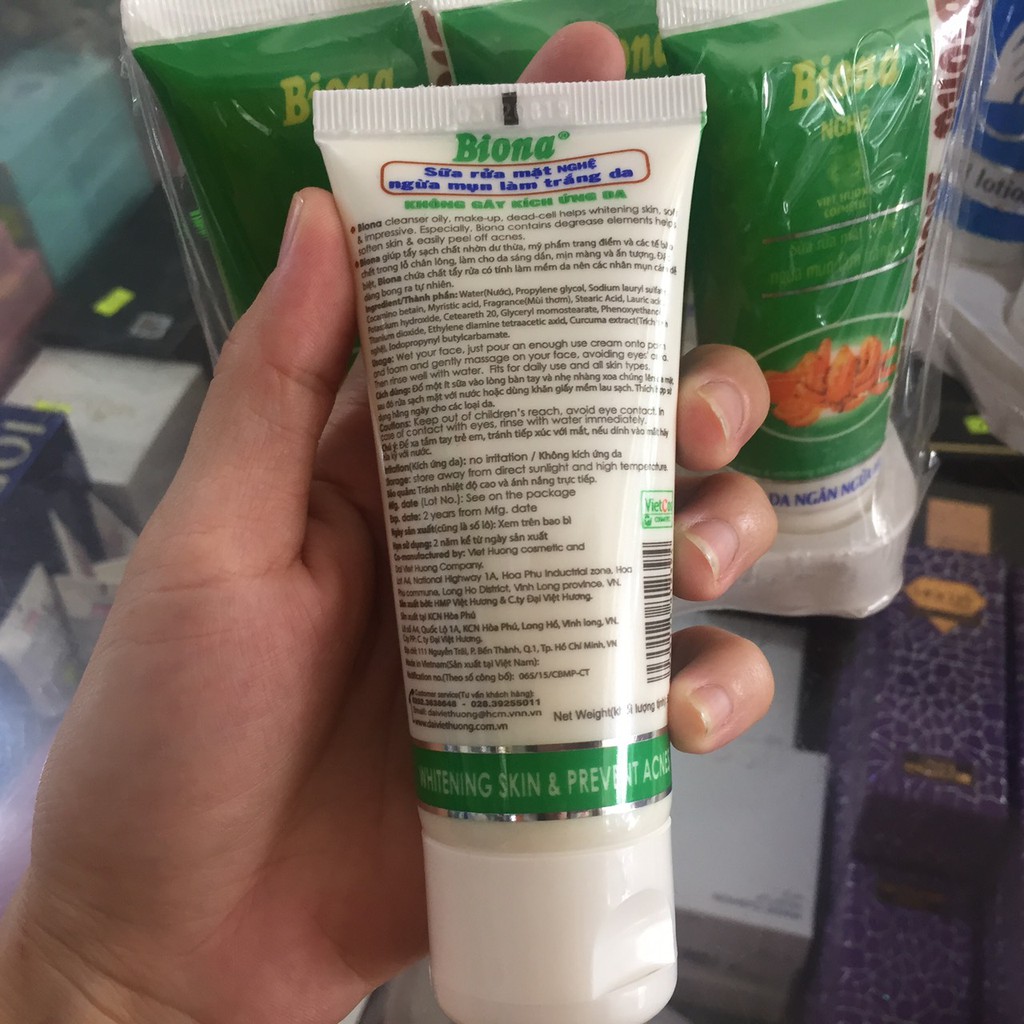 Sữa rửa mặt Biona Nghệ trắng da ngăn ngừa mụn tuýp 50g