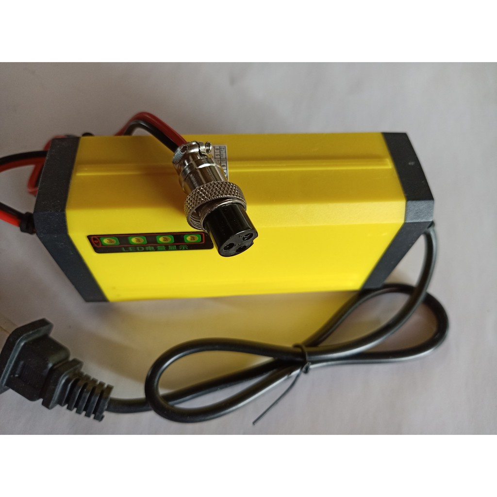 Sạc siêu nhanh cho xe điện trẻ em 12v, xe cào cào, xe moto jack tròn