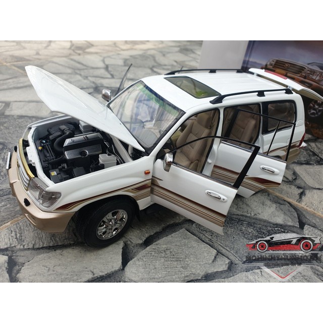 Xe mô hình Toyota Land Cruiser LC100, tỉ lệ 1:18