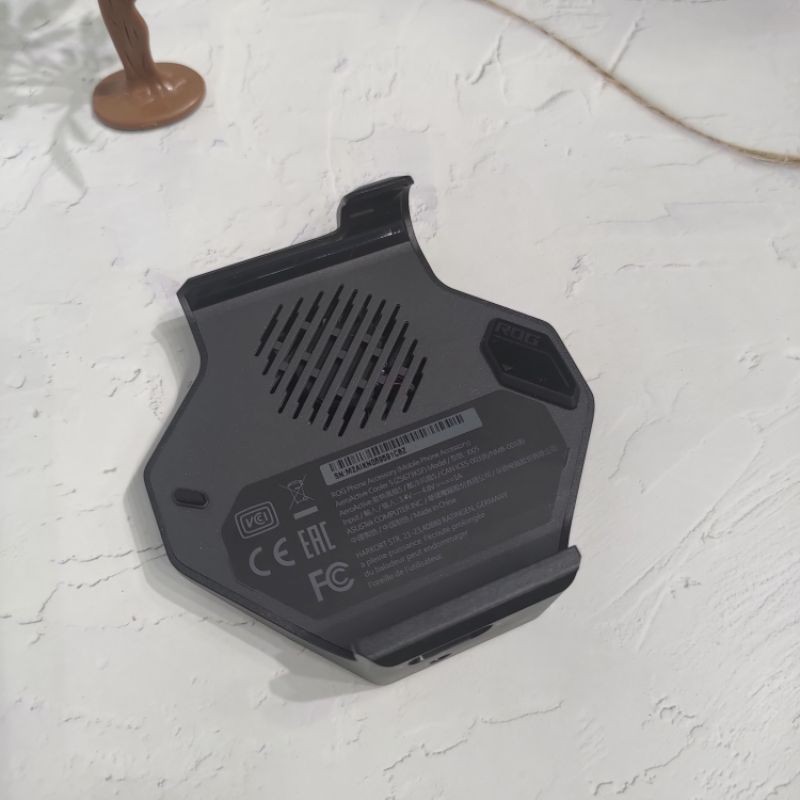 Quạt Tản Nhiệt Aero Active Cooler 5 Asus Rog Phone 5 / 5 Pro / 5 Untimate / 5S / 5S Pro (Chính Hãng)