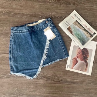 Chân váy tà lệch (ảnh shop chụp)