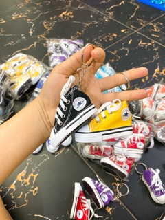 Móc khoá chiếc giày Adidas