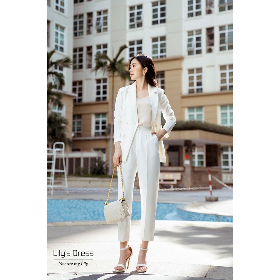 Set Blazer Trắng Vạt Chéo 4 cúc dáng ngắn + Quần Baggy by Lilie | BigBuy360 - bigbuy360.vn