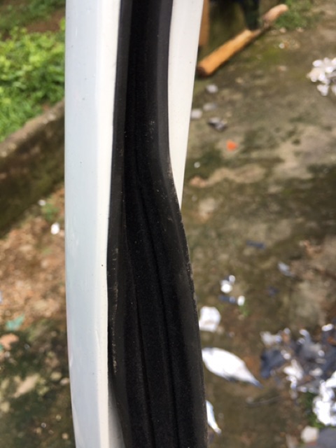 Gioăng lên xuống kính kia pide