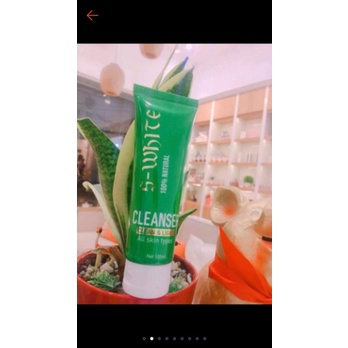 Sữa rửa mặt nha đam swhite