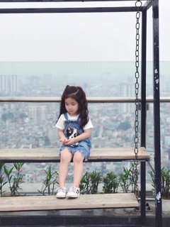 Váy yếm cho bé gái