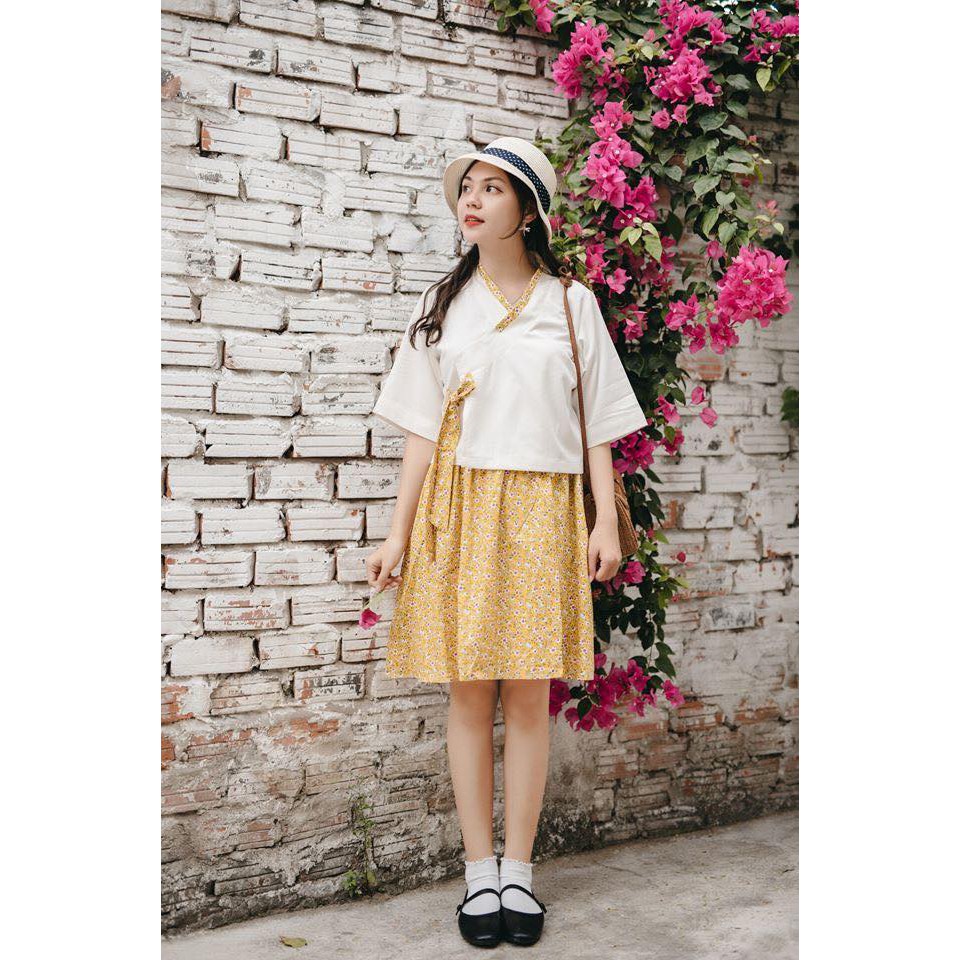 Set hanbok ngắn (áo + chân váy)