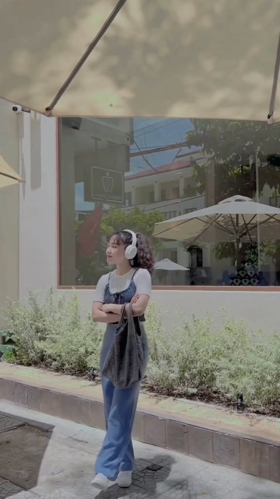 Áo croptop 2 dây thun rút kiểu dáng thời trang Hàn Quốc GAGO màu xanh dương GA4120 | BigBuy360 - bigbuy360.vn