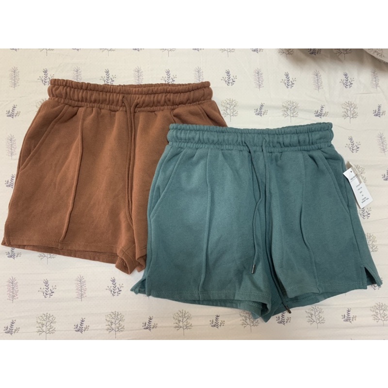 Quần đùi nỉ cạp cao Hippie Rose