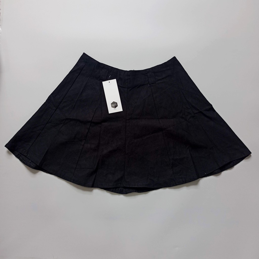 Chân váy xòe màu đen