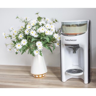 Máy pha sữa bột Baby Brezza Formula Pro của Mỹ