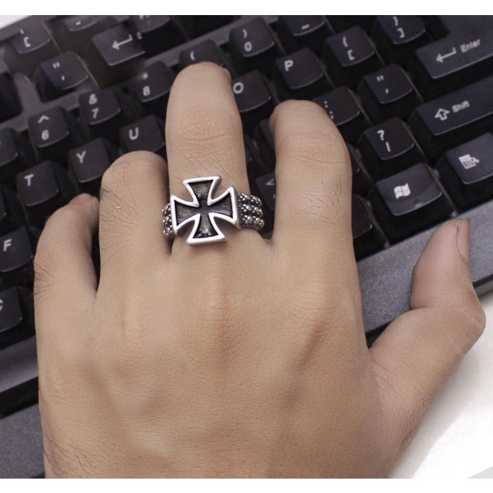 Nhẫn nam inox thời trang biểu tượng Chrome Heart - N643