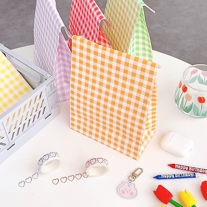 Túi giấy tặng quà / đựng đồ đa năng kẻ caro phong cách Hàn Quốc | BigBuy360 - bigbuy360.vn
