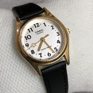 Đồng hồ dây da của nữ hiệu casio