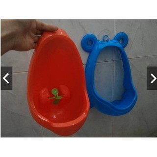 BÔ TIỂU ĐỨNG CHO BÉ TRAI