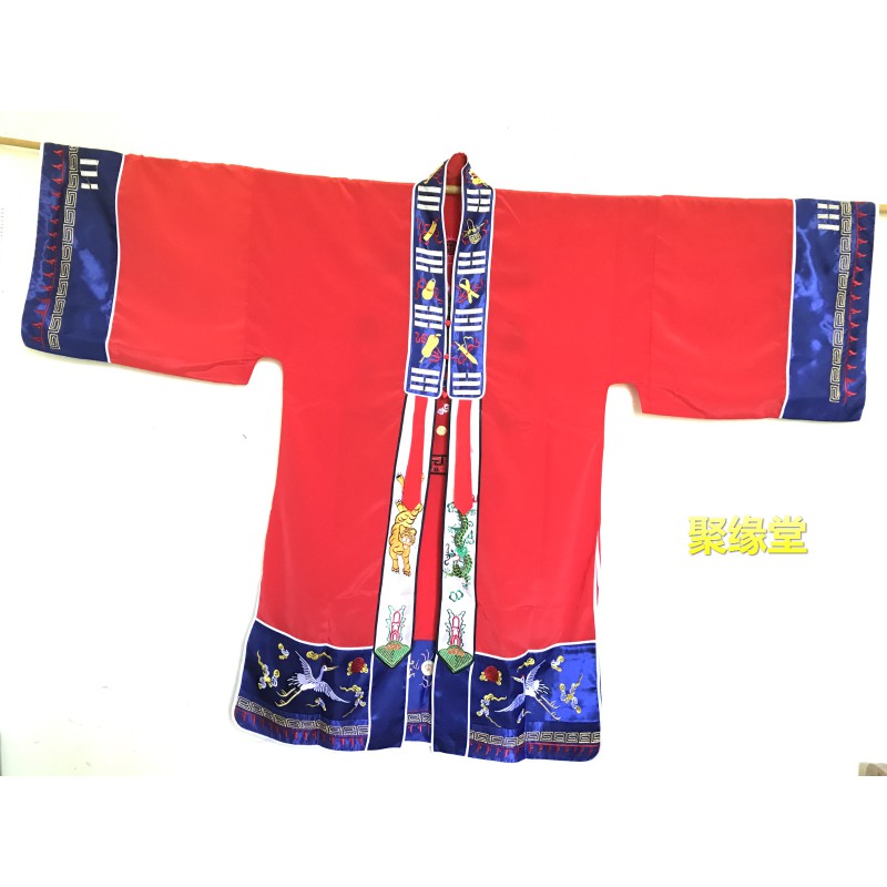 Áo thêu đạo sĩ