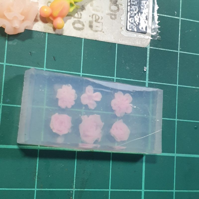 Khuôn 6 hoa 4d  size bé