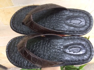Dép Da Cá Sấu  Size 42 & 43 Màu Nâu Đất