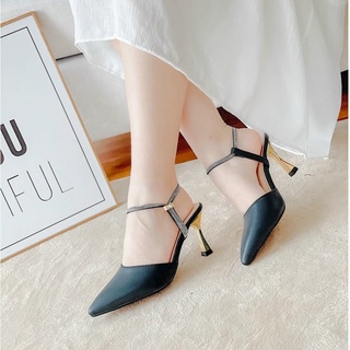 Sandal cao gót nhọn vàng quai đá - M13