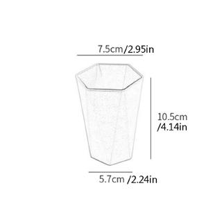 Cốc đánh răng hình thoi độc đáo