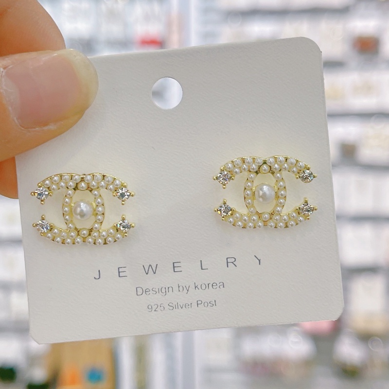 Đôi Bông Tai Ngọc Trai Giả Đầy Đủ Kích Thước