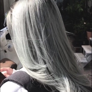 KEM NHUỘM XÁM KHÓI SÁNG ROYAL / SNUKIA TẶNG KÈM TRỢ NHUỘM ROXY