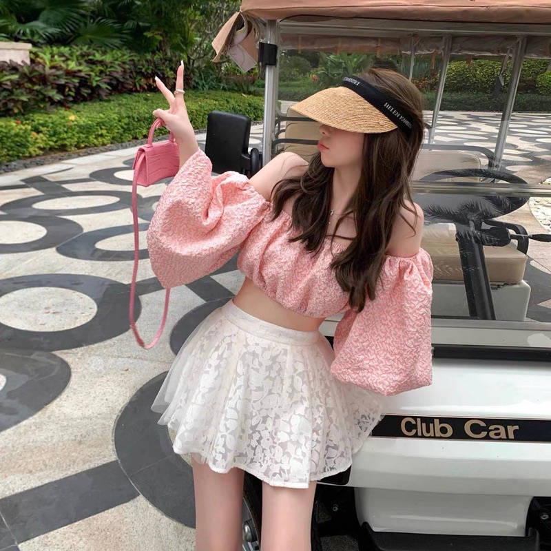 SÉT CVAY REN TRẮNG + ÁO BẸT VAI GẤM HỒNG Chuẩn style tiểu thư lun nè. Xinh xỉu lun ạ. Màu hồng gấm siu siu iu nha.