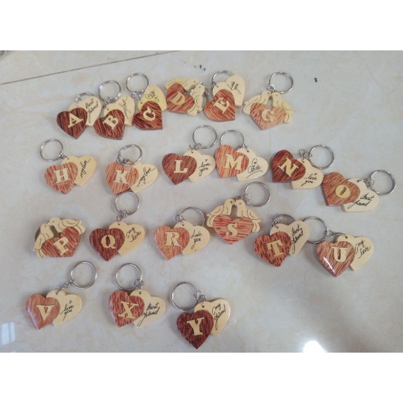 Set 10 móc khoá chữ ( Chọn chữ nhắn tin shop)