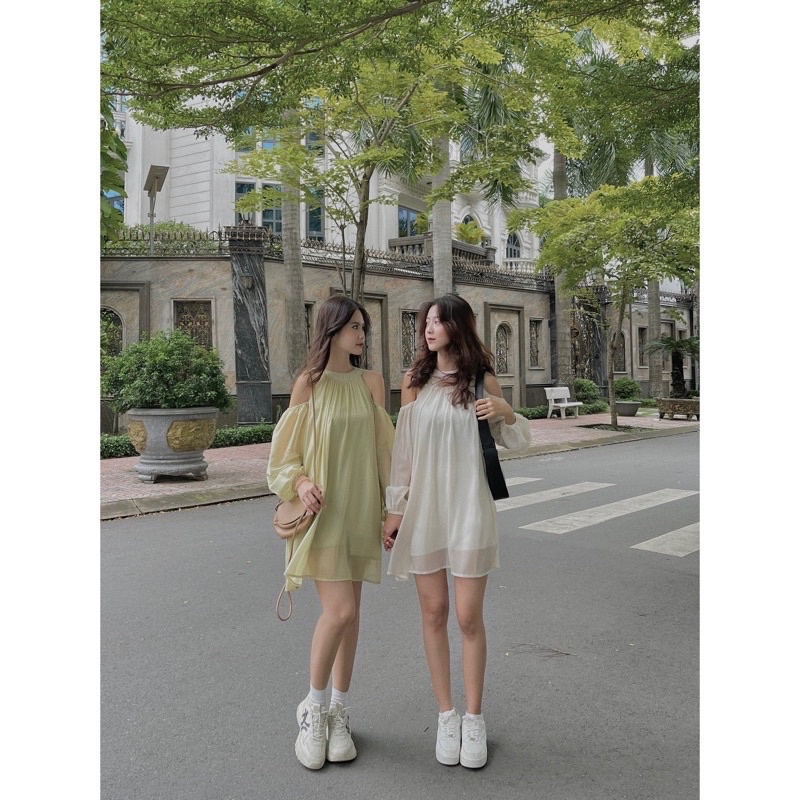 Đầm Tơ Khoét Vai Cổ Yếm Tay Dài Siêu Xinh Hàng Chuẩn Đẹp
