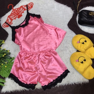Set bộ mặc nhà phi lụa.