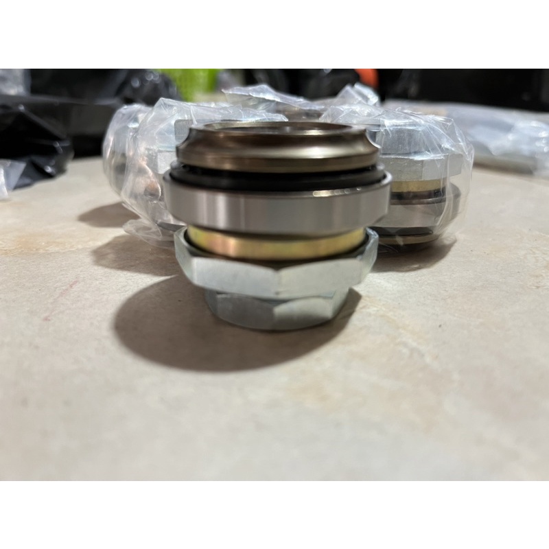 Chén cổ Attila, Lead, SCR