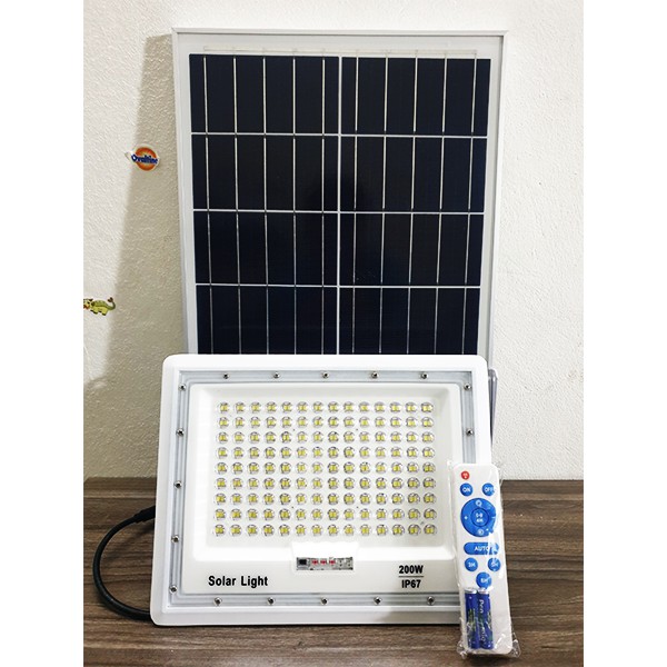 Đèn năng lượng mặt trời đèn siêu sáng mắt thấu kính  độ sáng cao 500W 300W 200W khung nhôm chống nước bảo hành 2 năm