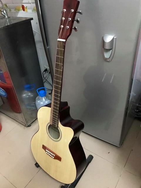 Guitar Acoustic gỗ thông. TẠI KHO XƯỞNG. Có ty chỉnh cần C750