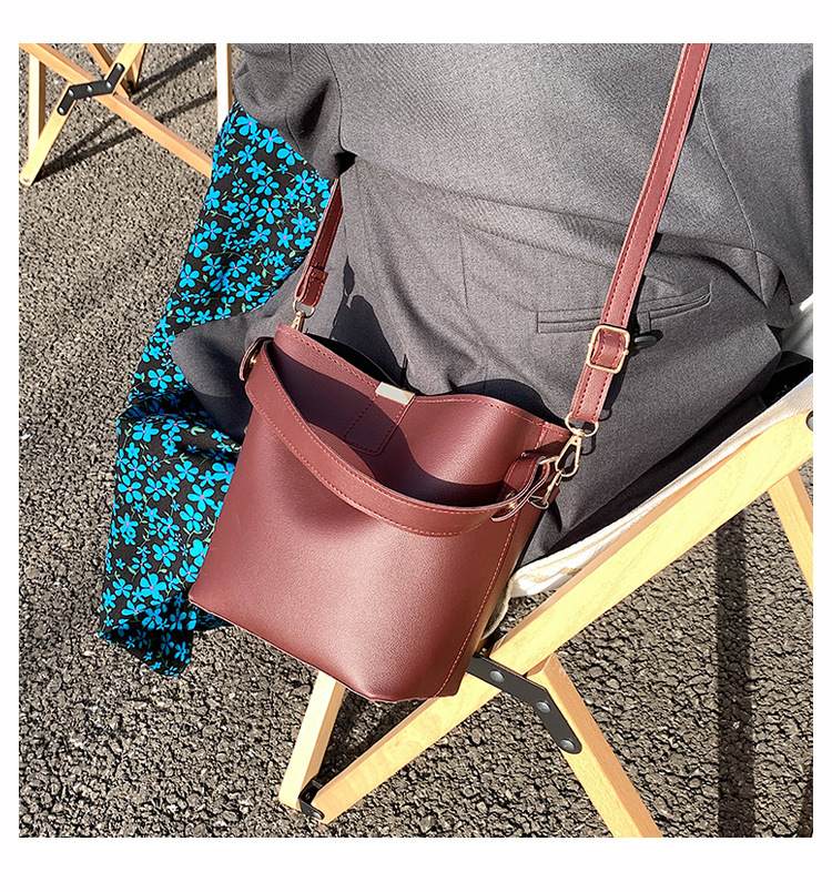 Túi đeo chéo IELGY dây rút thời trang nữ phong cách Hàn Quốc thanh lịch