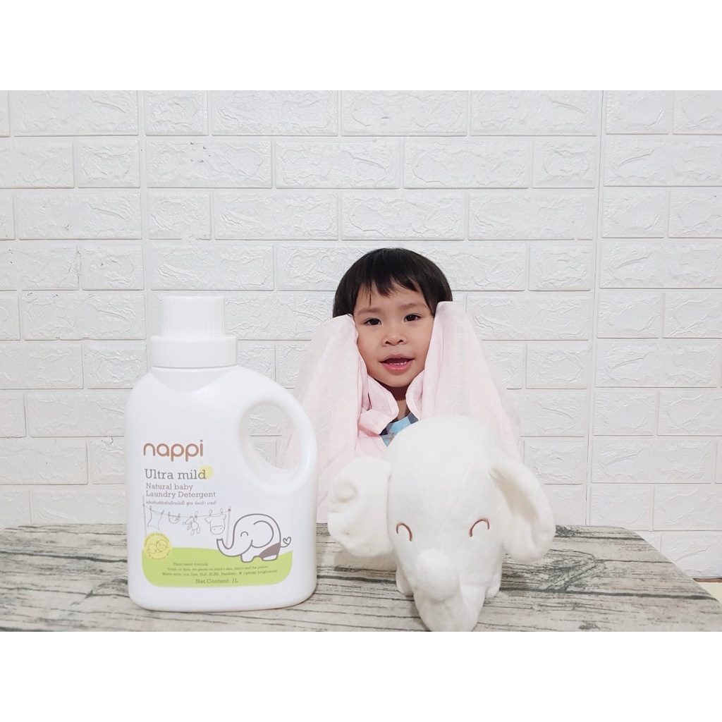 Nước giặt dầu cọ Nappi chai 1lit tặng kèm 1 voi Nappi xinh xắn