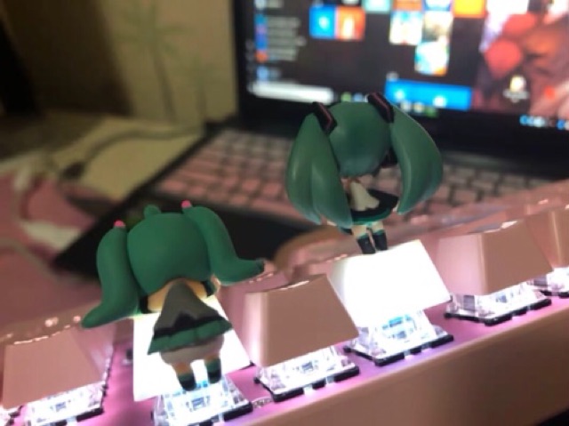 Keycap anime Hatsune Miku xuyên led siêu cute (order7-10days)