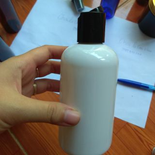 Chai 220ml nhựa trắng đục, nắp bật