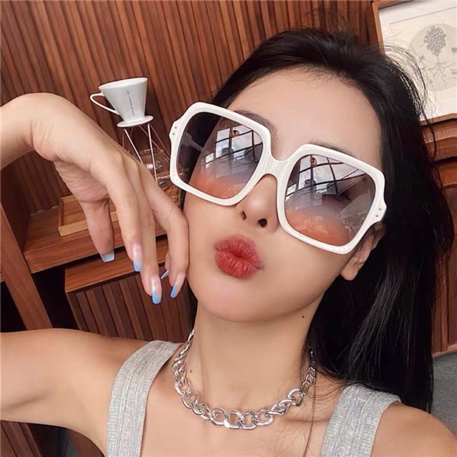 Kính Shein trắng len ombre