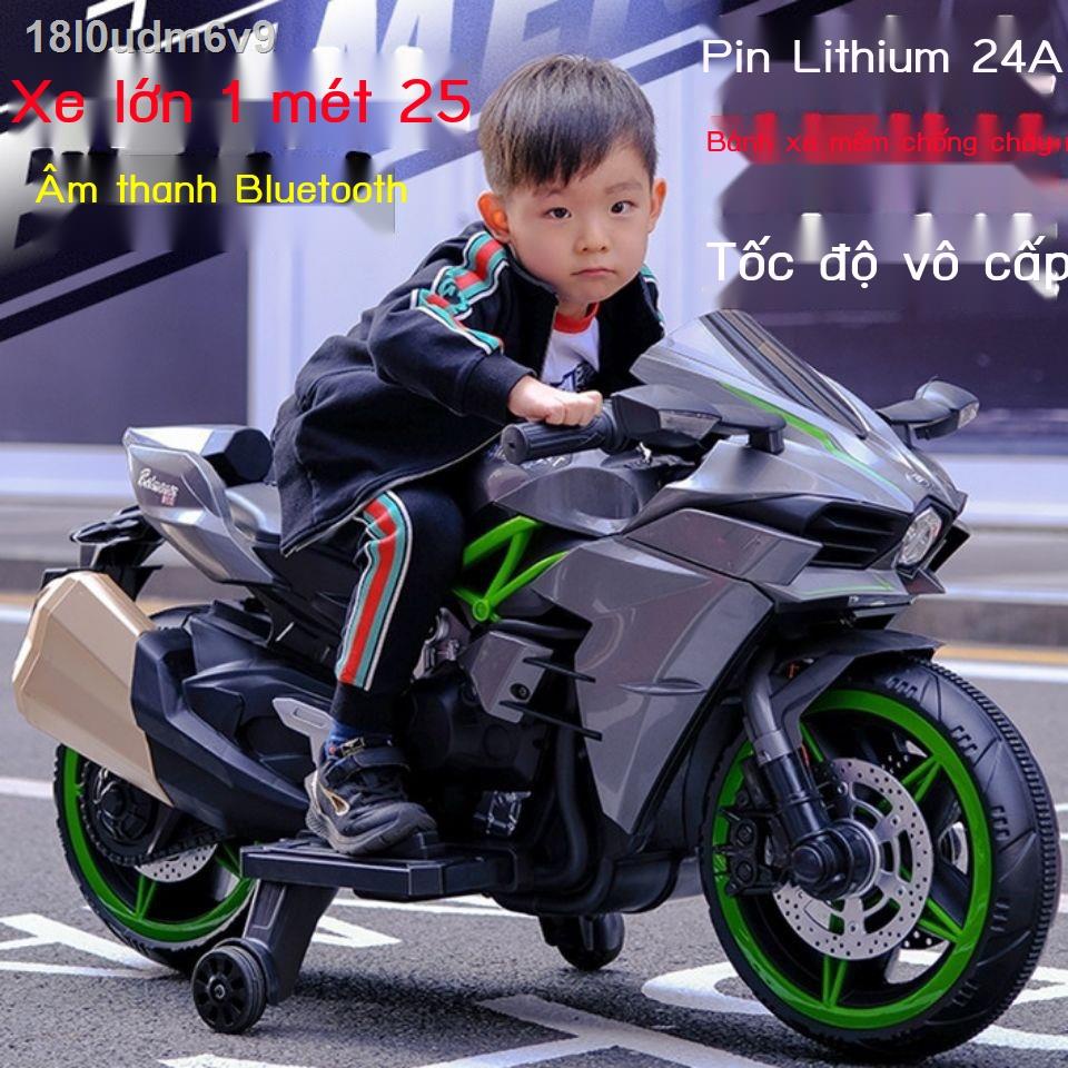 Xe máy điện trẻ em hai bánh mới có thể sạc lại pin cho và bé ngồi trong đồ c