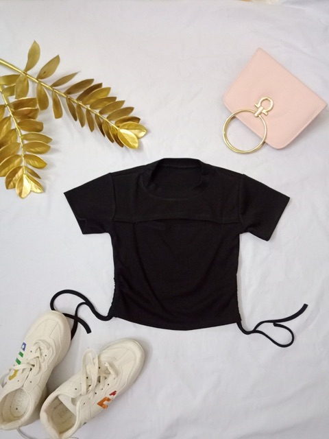 Áo croptop nữ rút dây eo kiểu khoét ngực cá tính