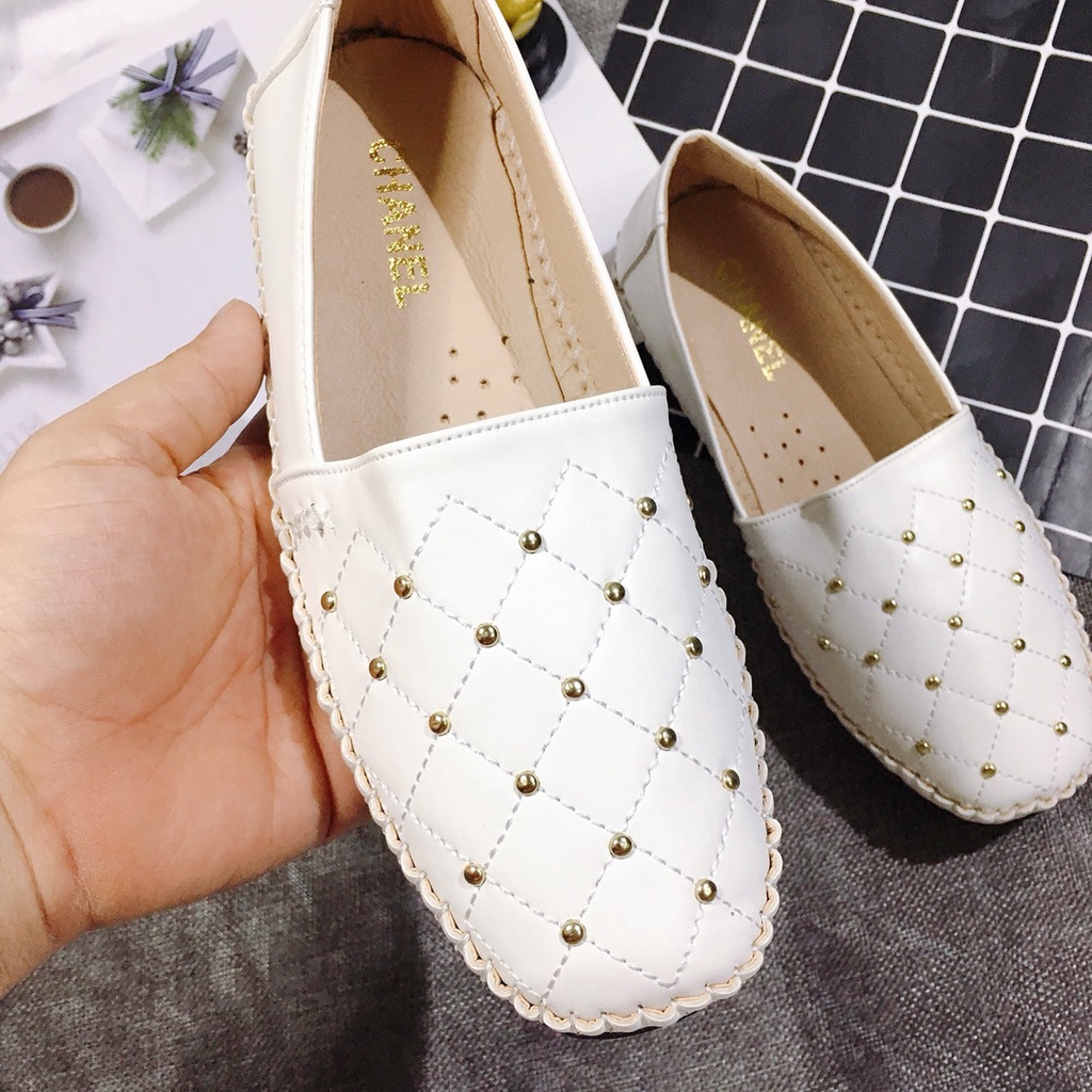 Giày lười giày slip-on chần chỉ đinh tán mũi vuông chất cao su dẻo êm chân phù hợp với mọi chị em