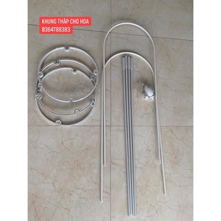 Khung tháp trụ cho hoa hồng leo