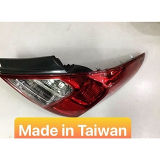 Đèn hậu nissan sunny