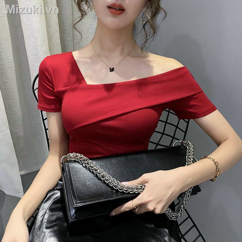 Áo croptop tay ngắn lệch vai siêu xinh(A15