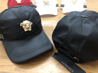Mũ lưỡi trai vs
