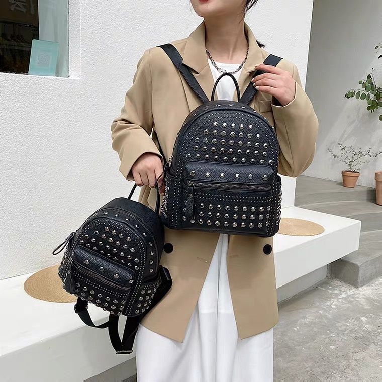 Balo đinh 2 size kiểu dáng năng động, trẻ trung đi chơi, đi học